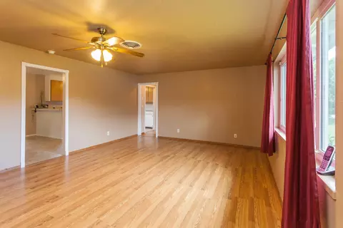 2815 Girvan Rd, Redding, CA 96001 photo 4