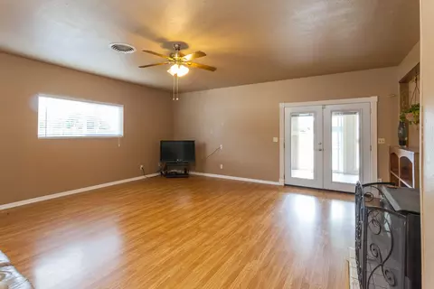 2815 Girvan Rd, Redding, CA 96001 photo 9