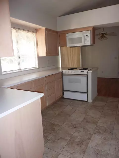 1099 Harpole Rd, Redding, CA 96002 photo 9