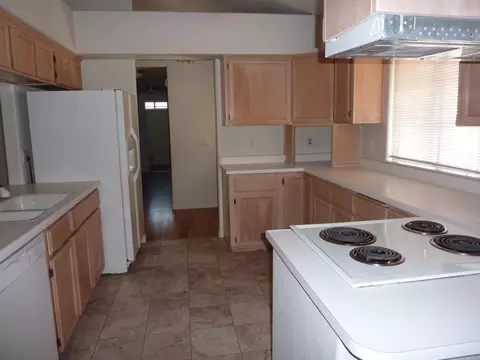1099 Harpole Rd, Redding, CA 96002 photo 8
