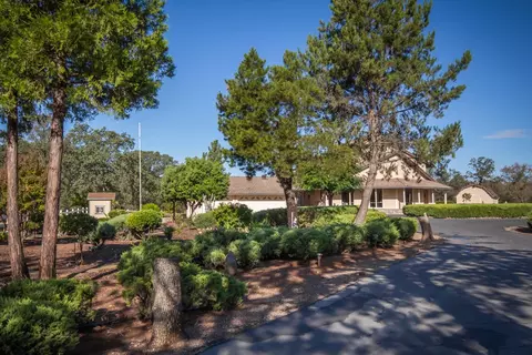 21084 Ramblewood Ln, Redding, CA 96002 photo 1