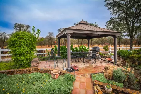 21084 Ramblewood Ln, Redding, CA 96002 photo 4