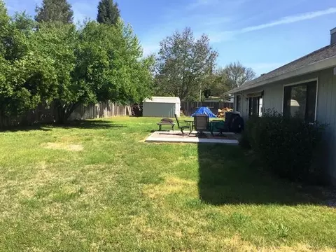 6716 Creekside St, Redding, CA 96001 photo 4