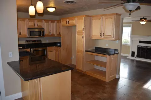 5561 Willow Rd, Redding, CA 96001 photo 4
