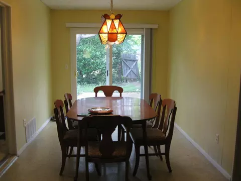 670 Woodacre Dr, Redding, CA 96002 photo 5