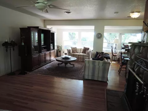 27723 Raspberry Ln, Oak Run, CA 96069 photo 4