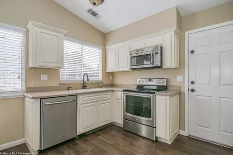 1073 Grouse Dr, Redding, CA 96003 photo 8