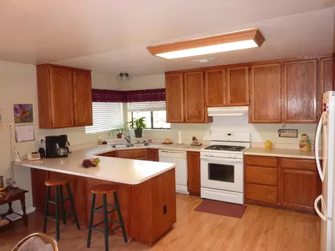5797 Avery, Redding, CA 96003 photo 2