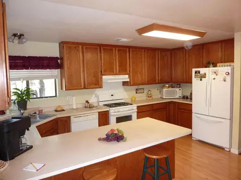 5797 Avery, Redding, CA 96003 photo 3
