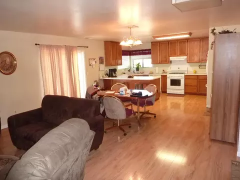 5797 Avery, Redding, CA 96003 photo 5