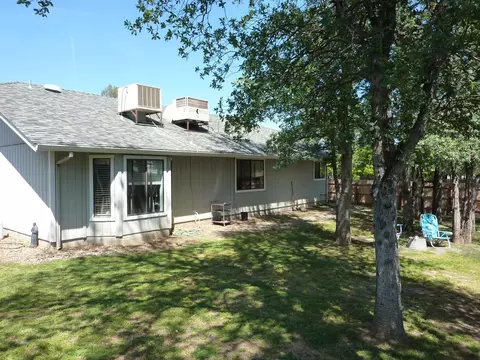 5797 Avery, Redding, CA 96003 photo 14