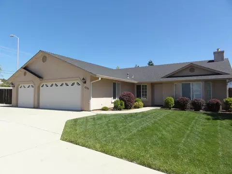 1325 Lavender Way, Redding, CA 96003 photo 1