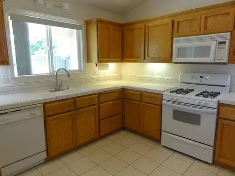 1325 Lavender Way, Redding, CA 96003 photo 7