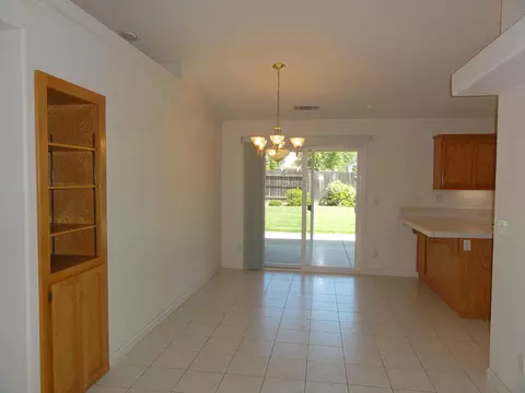1325 Lavender Way, Redding, CA 96003 photo 5