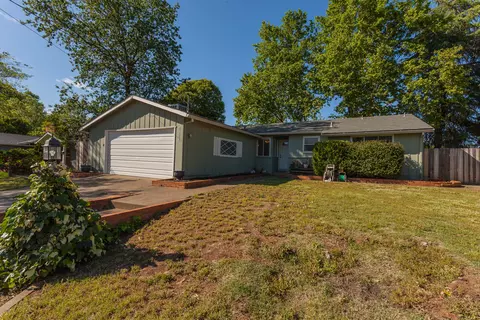 2384 Hawn Ave, Redding, CA 96002 photo 3