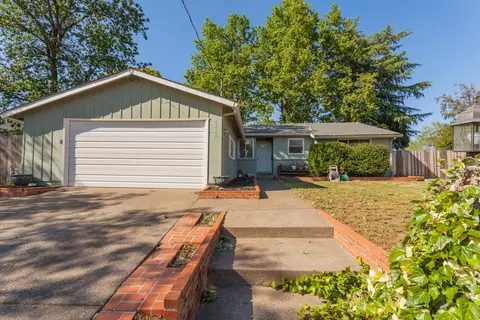 2384 Hawn Ave, Redding, CA 96002 photo 1