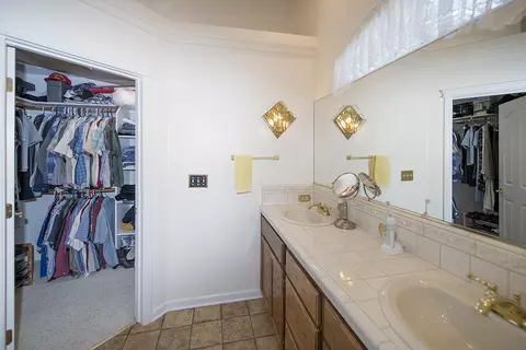 893 Paramount Way, Redding, CA 96003 photo 22