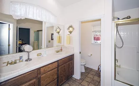893 Paramount Way, Redding, CA 96003 photo 21
