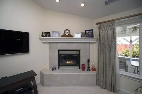 893 Paramount Way, Redding, CA 96003 photo 5