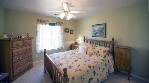 893 Paramount Way, Redding, CA 96003 photo 17