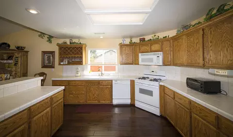 893 Paramount Way, Redding, CA 96003 photo 7