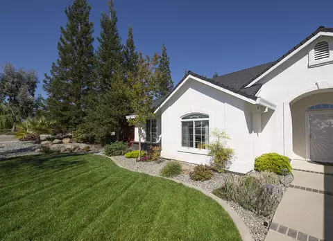 893 Paramount Way, Redding, CA 96003 photo 2