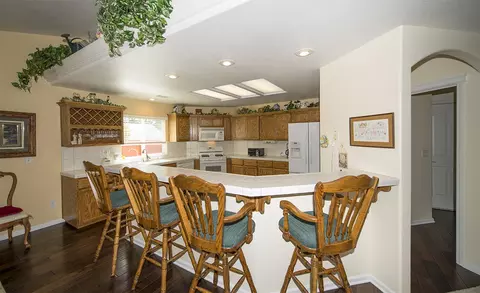 893 Paramount Way, Redding, CA 96003 photo 6