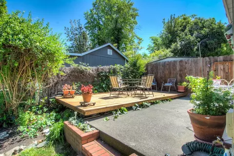 1615 Walnut Ave, Redding, CA 96001 photo 16