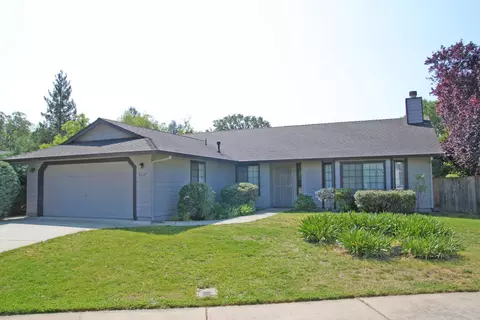 2117 Tiburon Dr, Redding, CA 96003 photo 1