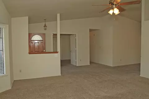 2117 Tiburon Dr, Redding, CA 96003 photo 3