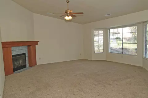 2117 Tiburon Dr, Redding, CA 96003 photo 2
