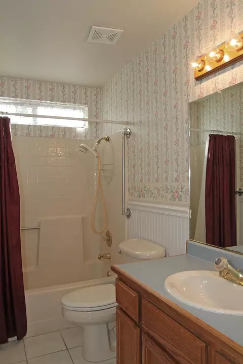 2117 Tiburon Dr, Redding, CA 96003 photo 10