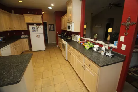 12068 Kern Dr, Redding, CA 96003 photo 7