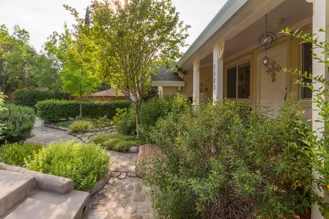 3520 Sunset Dr, Redding, CA 96001 photo 4