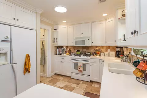 3520 Sunset Dr, Redding, CA 96001 photo 14