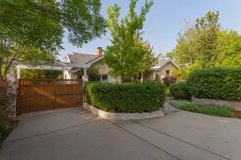 3520 Sunset Dr, Redding, CA 96001 photo 2