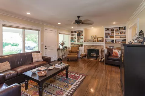 3520 Sunset Dr, Redding, CA 96001 photo 8