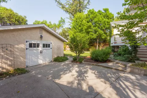 3520 Sunset Dr, Redding, CA 96001 photo 48