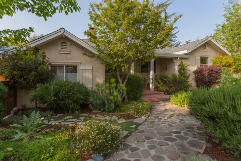 3520 Sunset Dr, Redding, CA 96001 photo 5