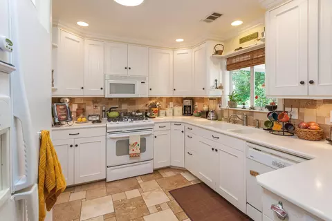 3520 Sunset Dr, Redding, CA 96001 photo 13