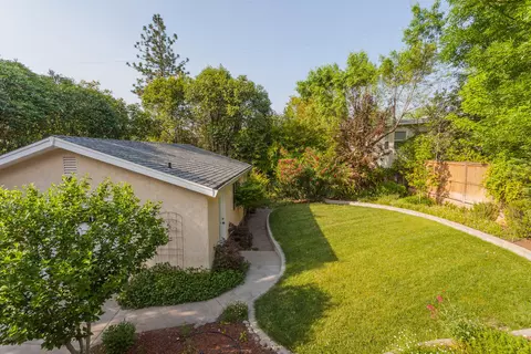 3520 Sunset Dr, Redding, CA 96001 photo 46