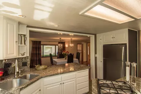 3050 Valentine Ln, Redding, CA 96001 photo 8