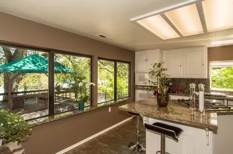 3050 Valentine Ln, Redding, CA 96001 photo 7