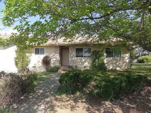 4625 Castle Ct, Redding, CA 96001 photo 2
