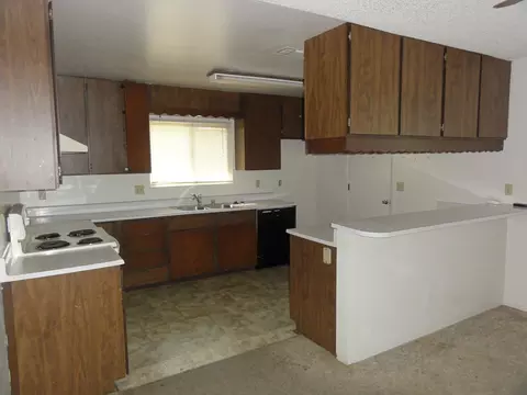 4625 Castle Ct, Redding, CA 96001 photo 3