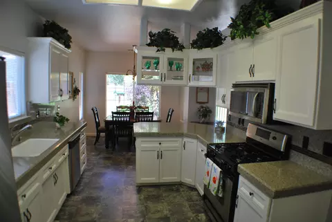 2580 Ely Ln, Redding, CA 96001 photo 2