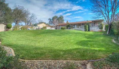 4734 Columbine Dr, Redding, CA 96002 photo 4