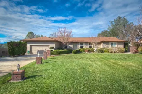 4734 Columbine Dr, Redding, CA 96002 photo 2
