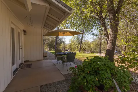 20590 Terri Lee, Redding, CA 96003 photo 11