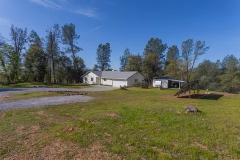 20590 Terri Lee, Redding, CA 96003 photo 3